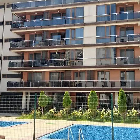 Апартамент Боби Централплаж Комплекс Apartment *